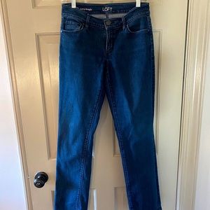 Curvy straight blue jeans